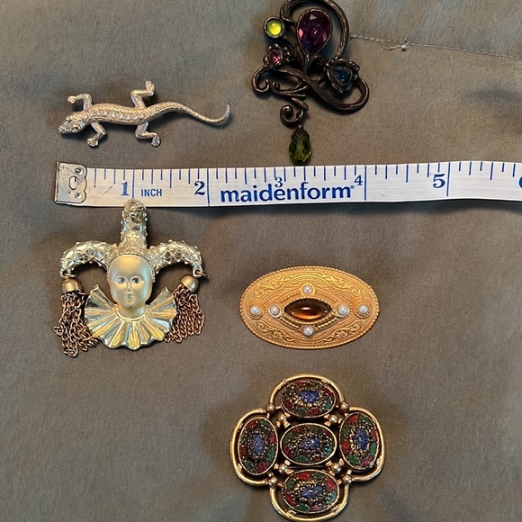 Assorted Brooches - Picture 7 of 7
